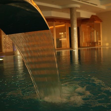 Astra Apartman Tatabánya Buitenkant foto