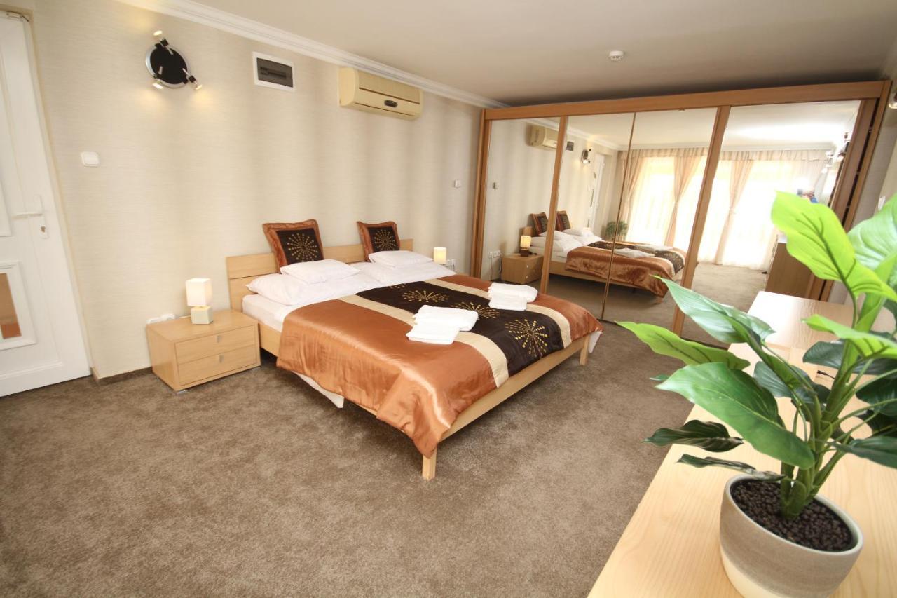 Astra Apartman Tatabánya Buitenkant foto