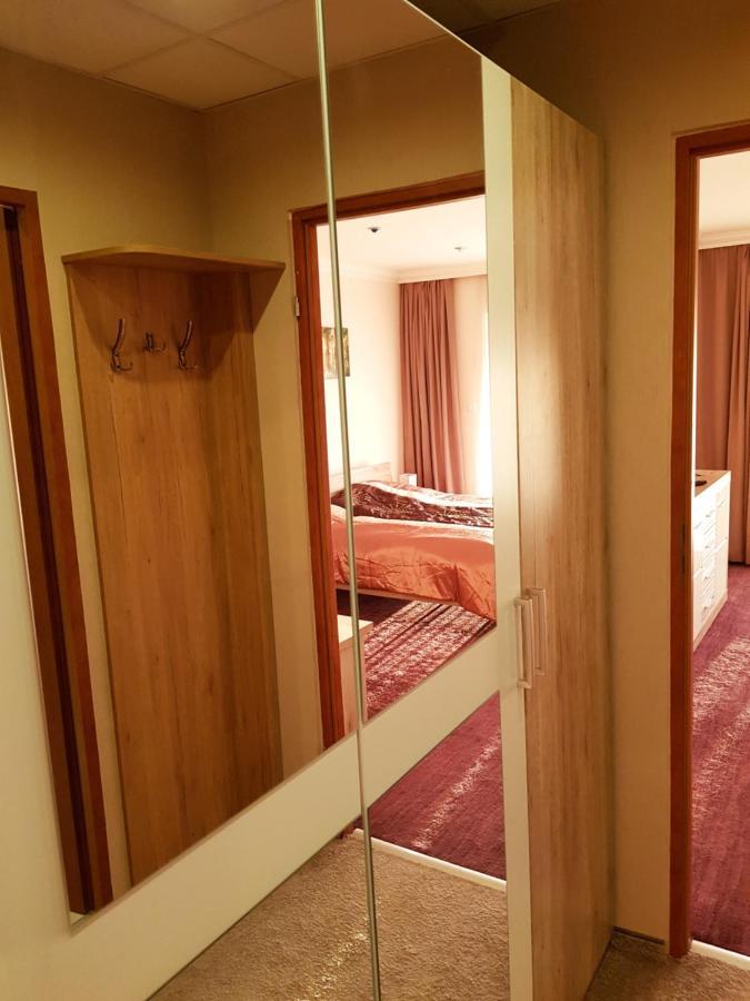 Astra Apartman Tatabánya Buitenkant foto