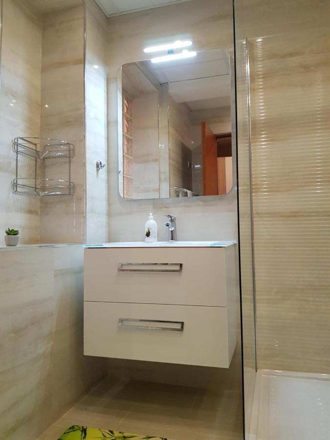 Astra Apartman Tatabánya Buitenkant foto